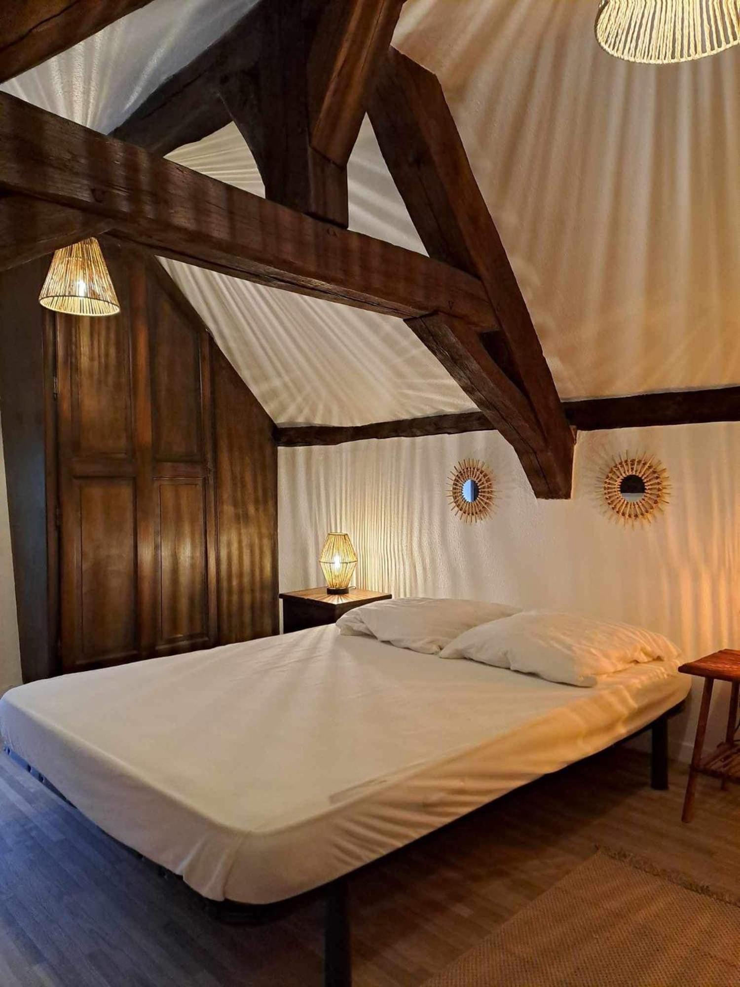 Les Chaumieres Du Chene Hotel Pouillé Екстериор снимка
