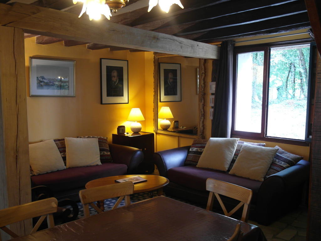 Les Chaumieres Du Chene Hotel Pouillé Екстериор снимка