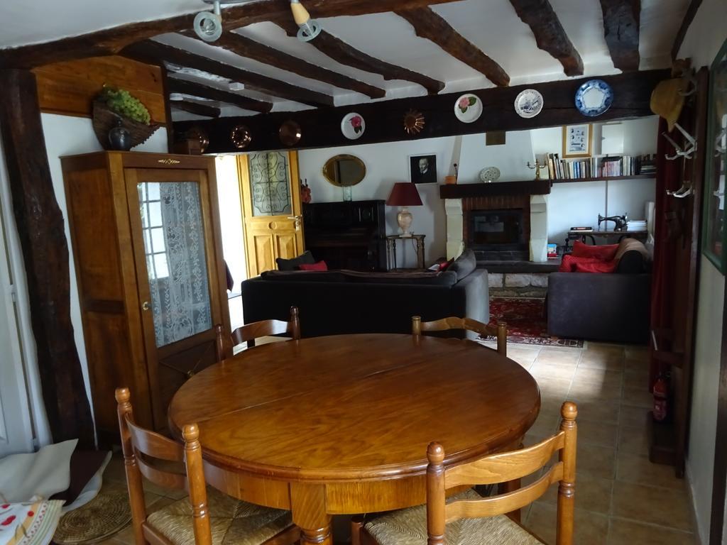 Les Chaumieres Du Chene Hotel Pouillé Екстериор снимка