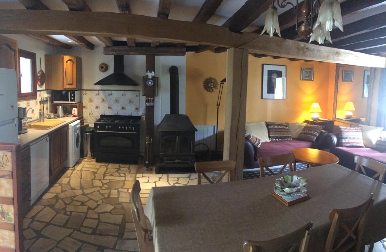 Les Chaumieres Du Chene Hotel Pouillé Екстериор снимка